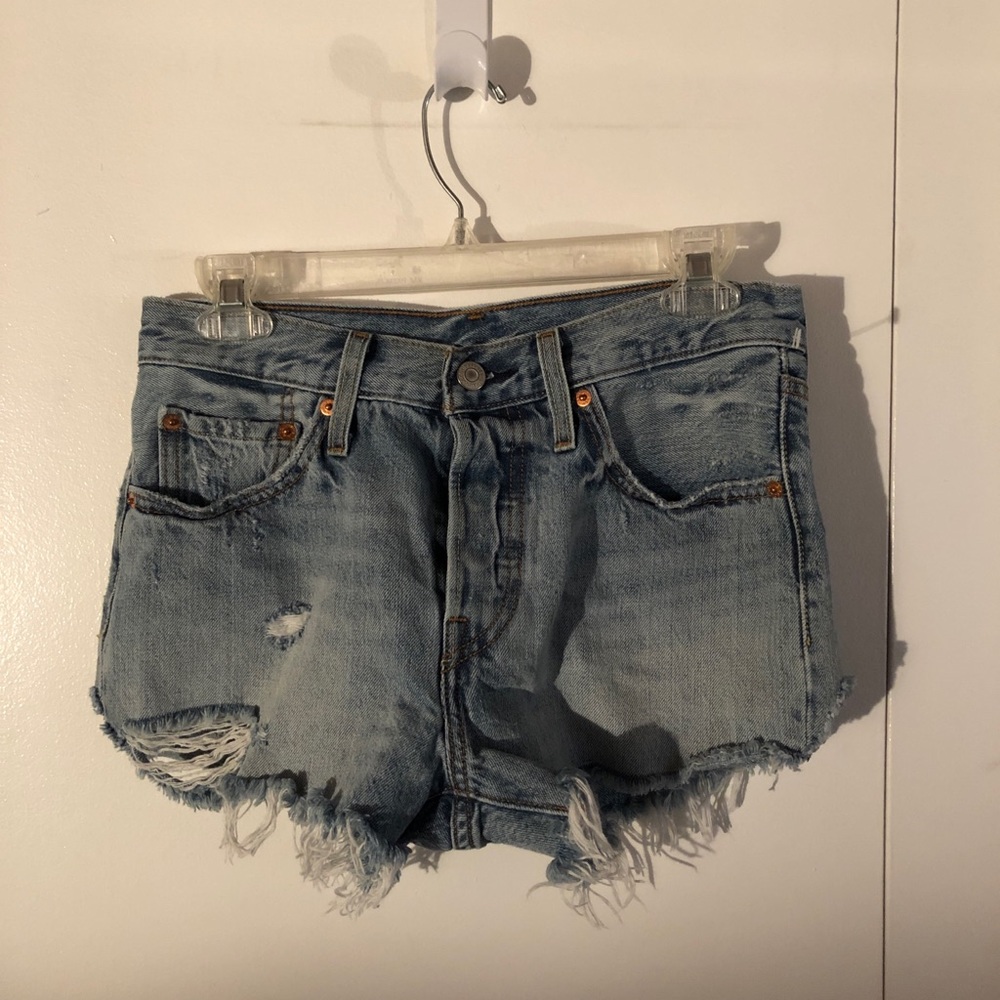 Levi’s 501 cut offs - S